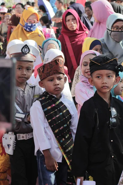 Labuan Bajo Indonesia Agustus 2019 Parade Kemerdekaan Yang Dihadiri Oleh — Stok Foto