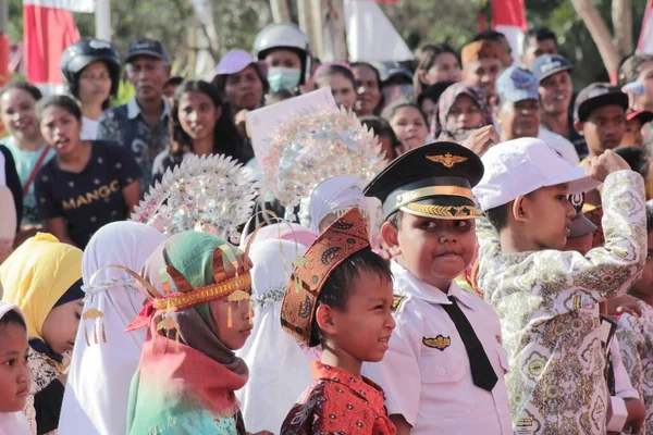 Labuan Bajo Indonesia Agosto 2019 Desfile Independencia Que Asistieron Niños — Foto de Stock