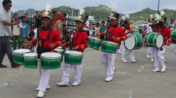 Labuan Bajo Indonésie Janvier 2022 Groupe Musique Marche Pour Enfants — Photo