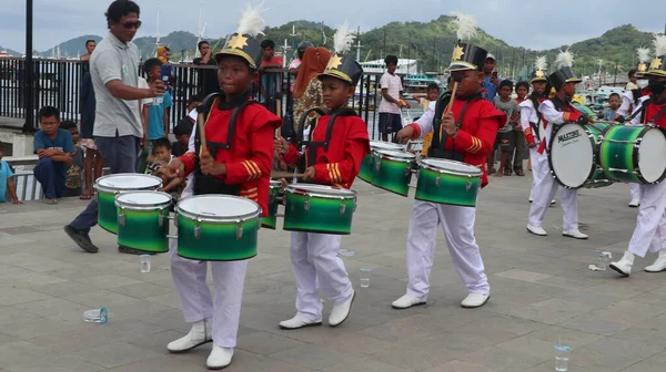 Labuan Bajo Indonésie Janvier 2022 Groupe Musique Marche Pour Enfants — Photo