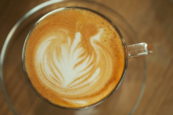 Close Leaf Art Latte Coffee Top View Copo Vidro Com — Fotografia de Stock