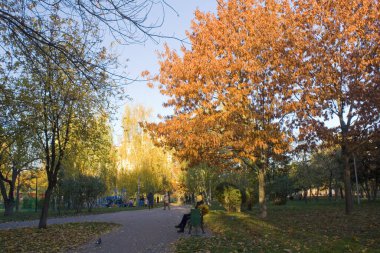 İnsanlar Ukrayna 'nın Kyiv kentindeki 