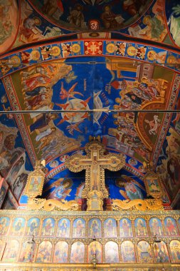 Karadağ 'ın Eski Budva kentindeki Trinity Kilisesi' nin İçi