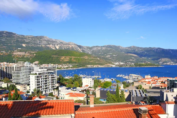 Budva Riviera 'nın Budva, Karadağ' daki gözlem güvertesinden panoramik manzarası