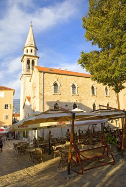 Karadağ 'ın Budva kentindeki St. John Sokak Kafesi ve Katedrali