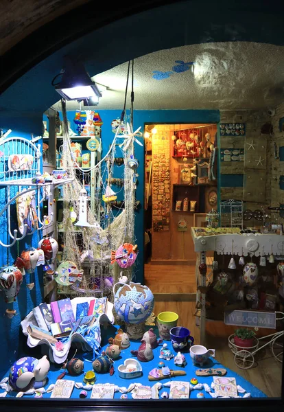 Karadağ Budva Kentinde Eski Kent Dar Sokaktaki Hediyelik Eşya Dükkanı — Stok fotoğraf