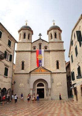 Kotor, Karadağ - 15 Eylül 2021. Karadağ 'ın Kotor kentindeki Eski Kent' teki Aziz Niklas Kilisesi