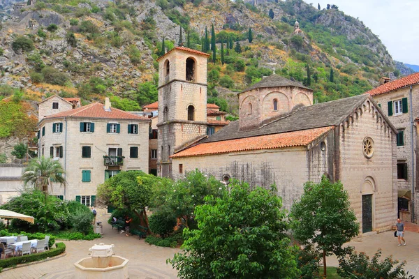 Karadağ 'ın Kotor kentindeki St. Clare Kilisesi