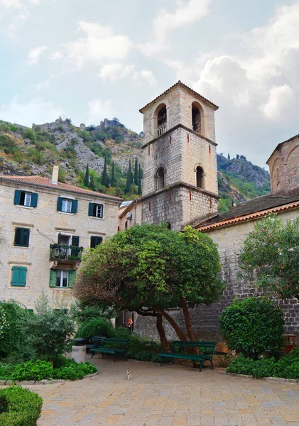 Karadağ 'ın Kotor kentindeki Eski Şehrin Mimarisi