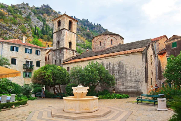 Karadağ 'ın Kotor kentindeki St. Clare Kilisesi