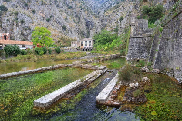 Стара Гідроелектростанція Біля Старого Міста Которі Чорногорія — стокове фото