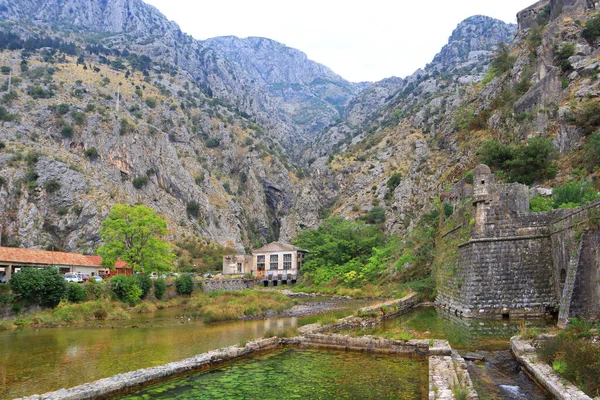 Stará Vodní Elektrárna Blízkosti Starého Města Kotoru Černá Hora — Stock fotografie