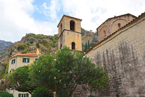 Karadağ 'ın Kotor kentindeki St. Clare Kilisesi