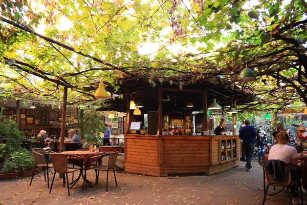 Ereván Armenia Octubre 2021 Patio Famosa Cafetería Calle Abovyan Ereván — Foto de Stock