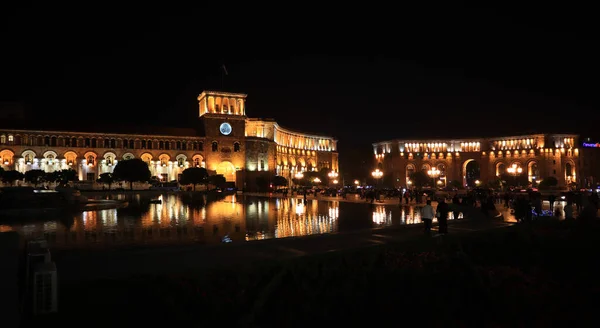 Площа Республіки Ввечері Єревані Вірменія Стокове Фото