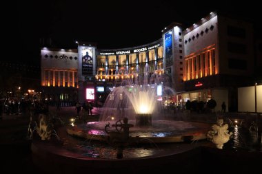 Erivan, Ermenistan - 15 Ekim 2021. Erivan 'daki Charles Aznavour Meydanı