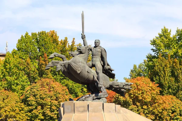 Erivan, Ermenistan 'daki Zoru Andranik Anıtı