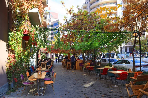 埃里温 亚美尼亚 2021年10月15日 埃里温街头咖啡馆 — 图库照片