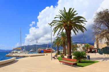 Karadağ 'da Tivat seti güneşli bir günde