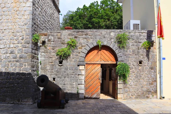 Porta Entrada Palácio Bucha Tivat Montenegro — Fotografia de Stock