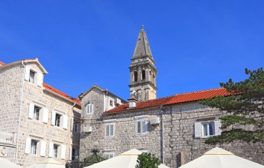 Karadağ 'da Aziz Niklas Katolik Kilisesi' nin çan kulesi