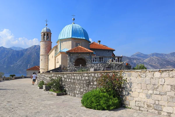 Iglesia Virgen Arrecife Isla Cerca Perast Montenegro — Foto de Stock