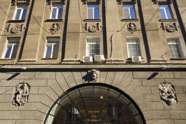 Kyiv 'in merkezinde pahalı butikler bulunan Passage Caddesi Binası
