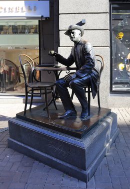 Kyiv, Ukrayna - 16 Eylül 2021. Ukrayna 'nın başkenti Kyiv' de Vladislav Gorodetsky Anıtı