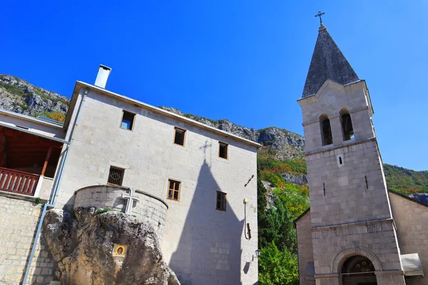 Monastère Ostrog Inférieur Centré Autour Église Sainte Trinité Monténégro — Photo