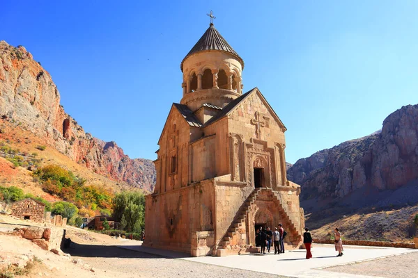 Ermenistan 'da güneşli bir günde Noravank Manastırı