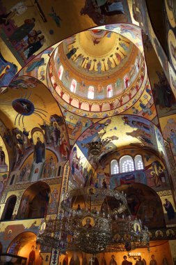 Karadağ 'ın Podgorica kentindeki İsa' nın Dirilişi Katedralinin İçi