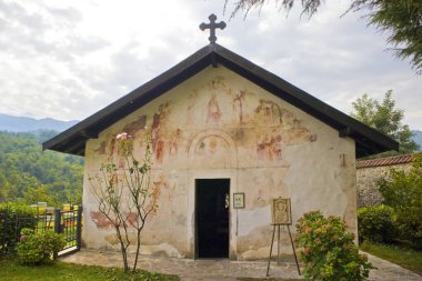 Karadağ 'daki ünlü Moraca Manastırı