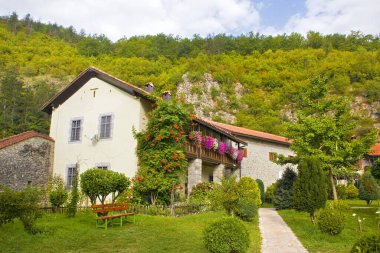 Karadağ 'daki Moraca Manastırı Hücreleri