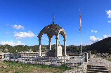 Karadağ 'ın Cetinje kentindeki Piskopos Danilo anıtı