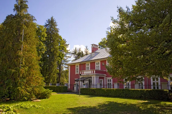  Karadağ 'ın Cetinje kentindeki Müzik Akademisi