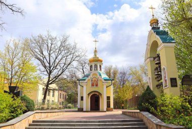 Ukrayna 'nın başkenti Kyiv' deki Igor Sikorsky Politeknik Enstitüsü 'nde küçük bir kilise.