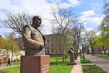 Ukrayna, Kyiv 'deki Politeknik Enstitüsü' nde Alexander Mikulin Anıtı