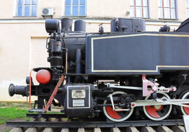 Ukrayna, Kyiv 'deki Politeknik Enstitüsü' nde Lokomotif-anıt 9P-17485