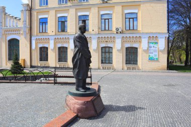 Ukrayna 'nın Kyiv kentindeki Politeknik Enstitüsü' nde Igor Ivanovich Sikorsky Anıtı