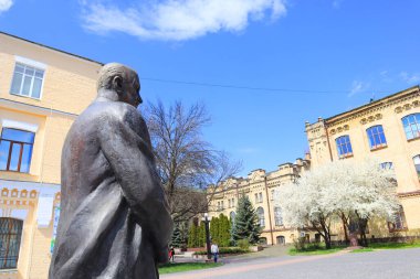 Ukrayna 'nın Kyiv kentindeki Politeknik Enstitüsü' nde Igor Ivanovich Sikorsky Anıtı