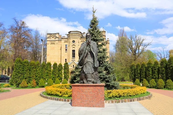 Μνημείο Του Κινέζου Φιλοσόφου Κομφούκιου Στο Πολυτεχνείο Στο Κίεβο Της — Φωτογραφία Αρχείου