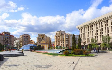 Ukrayna 'nın başkenti Kyiv' de savaş zamanı Bağımsızlık Meydanı