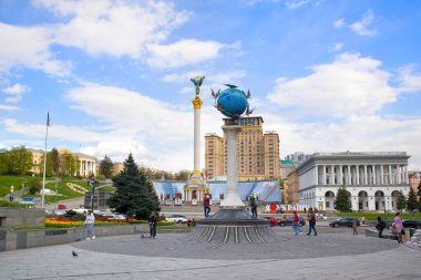 Ukrayna 'nın başkenti Kyiv' de savaş zamanı Bağımsızlık Meydanı