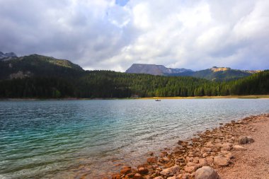 Siyah lake Durmitor Karadağ Milli parkında