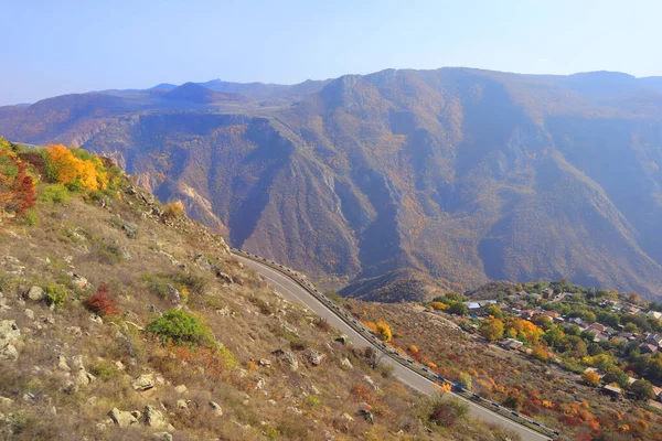 Paisaje Con Montañas Cerca Del Monasterio Tatev Armenia — Foto de Stock