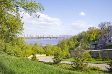 Köprü ve Ukrayna 'nın sol tarafının görüntüsü