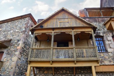 Dilijan, Ermenistan 'da Şerbet caddesinde tarihi ilanlar