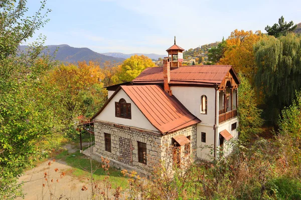 Casa Velha Cidade Dilijan Dia Outono Armênia — Fotografia de Stock