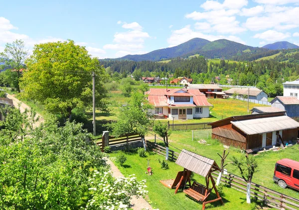Landscape Houses Carpathian Mountains Verkhovyna Ukraine — Stockfoto