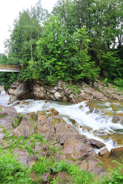 Καταρράκτης Probiy Στον Ποταμό Prut Στο Γιαρέμτσε Ουκρανία — Φωτογραφία Αρχείου